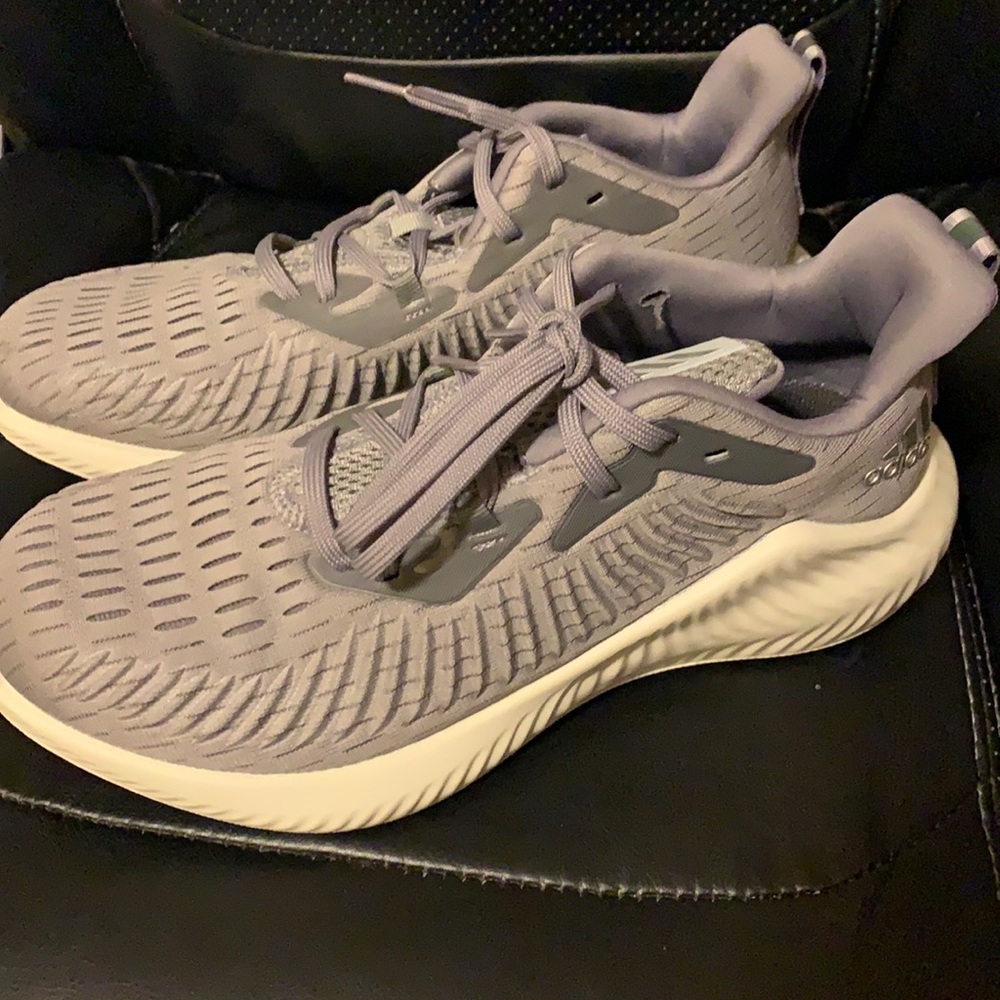Adidas shoes tennis shoes new
